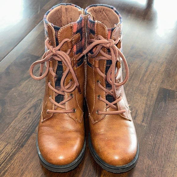 BareTraps Tan and Plaid Lace-Up Boots - Picture 4 of 8